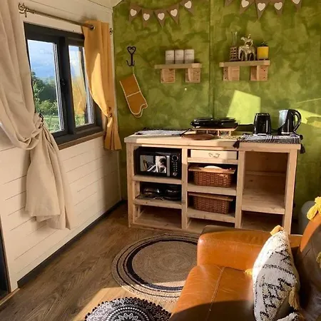 Rhodes To Serenity - Mermaid Shepherds Hut Stoke-on-Trent Exterior photo