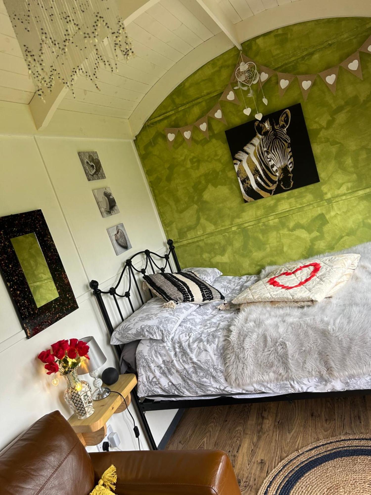 Rhodes To Serenity - Mermaid Shepherds Hut